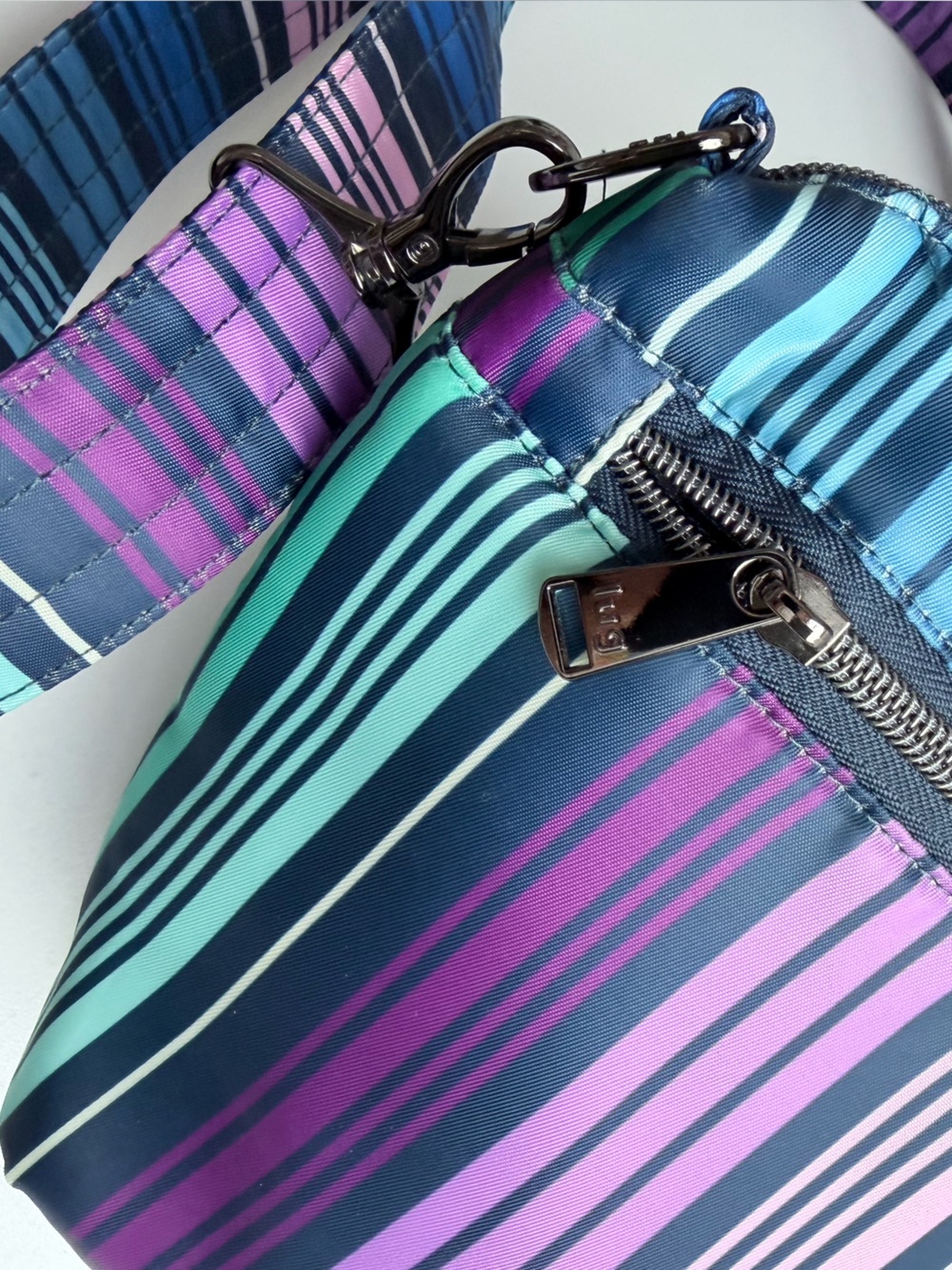 LUG Flare Stripe Crossbody Bag Purse Multicolor NWOT - Picture 5 of 9